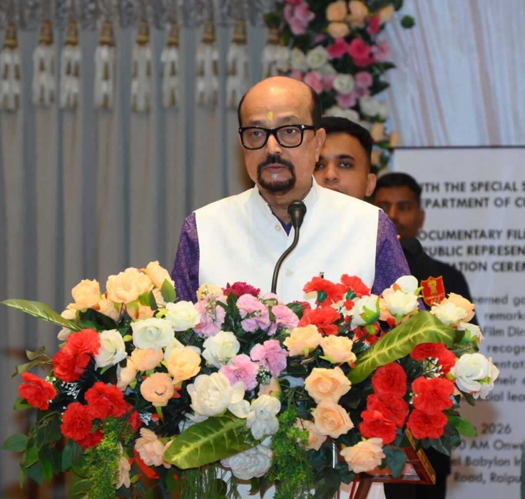 रायपुर : फिल्में समाज को संदेश देने का सशक्त माध्यम – राज्यपाल डेका