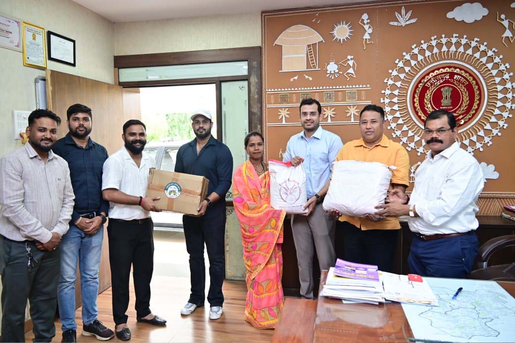 रायपुर : सीएम की तारीफ का बड़ा असर – सोशल मीडिया पर वीडियो देख रायपुर से जीपीएम पहुंचे ग्राहक, खरीदा 50 किलो विष्णु भोग चावल
