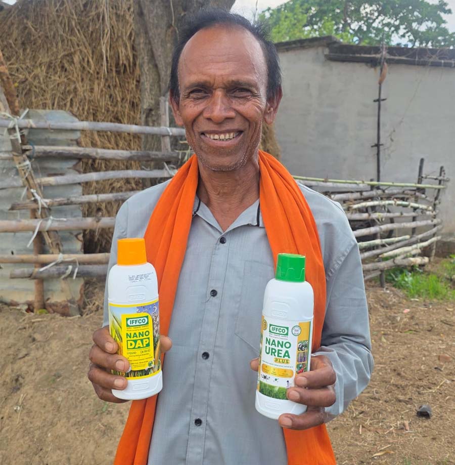 रायपुर : नैनो उर्वरकों से बढ़ी पैदावार, घटी लागत और फसलों की गुणवत्ता में आया सुधार