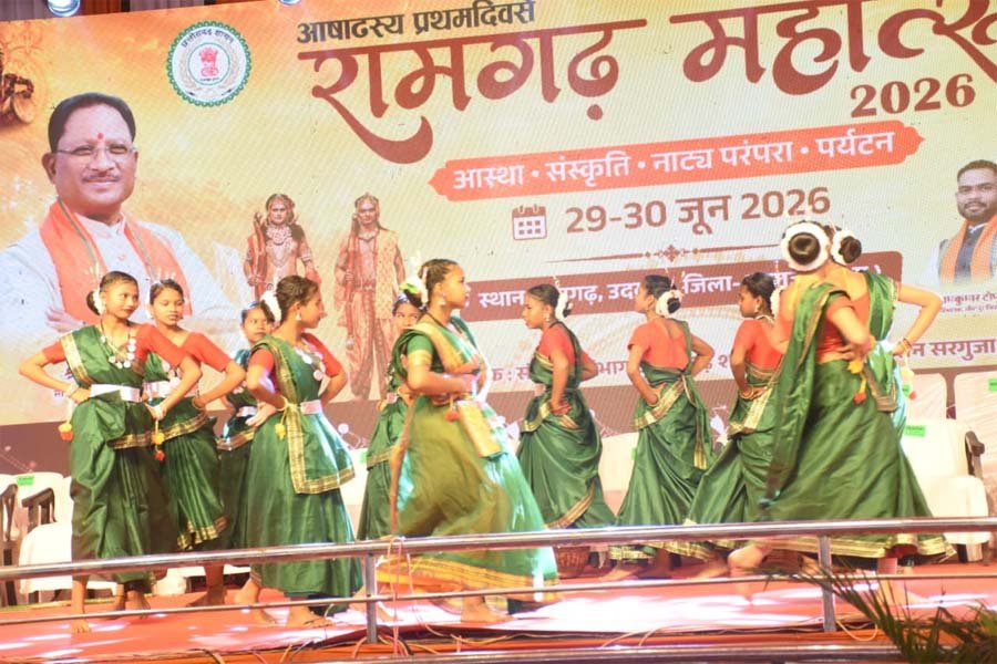 रायपुर : रामगढ़ महोत्सव में रामलीला, कवि सम्मेलन और ‘जटायु मोक्ष’ की प्रस्तुति ने बांधा समां
