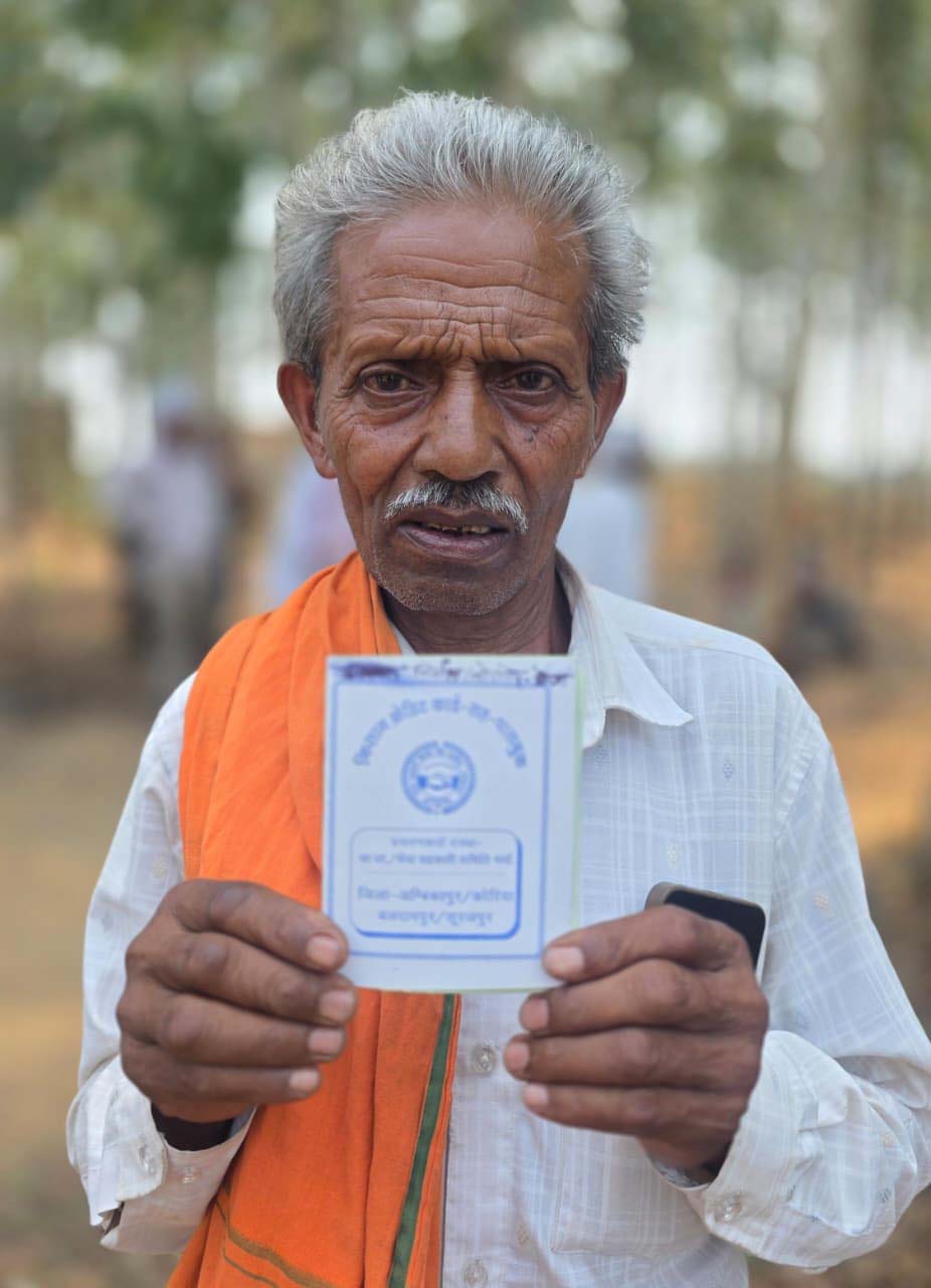 रायपुर : सुशासन तिहार से किसान निर्मल राम को मिली आर्थिक मजबूती, बना किसान क्रेडिट कार्ड