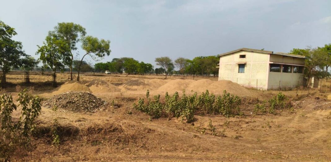 रायपुर : रेत के अवैध भंडारण पर प्रशासन की बड़ी कार्रवाई
