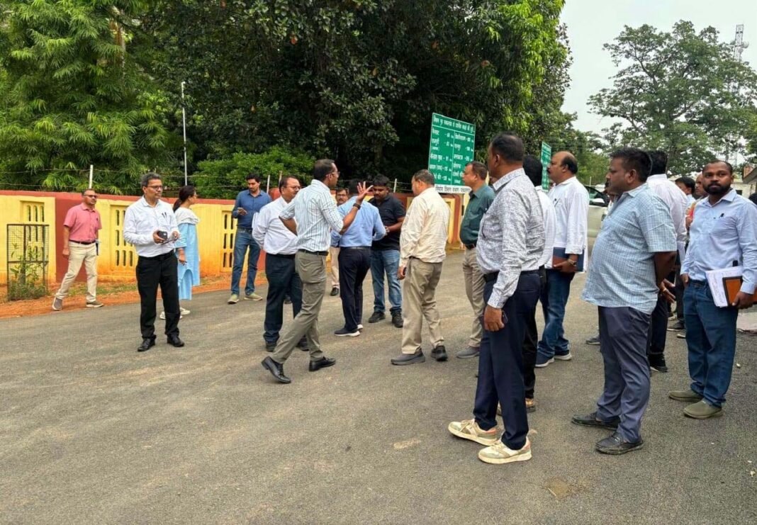 रायपुर : नियमित एवं कड़ाई से मॉनिटरिंग कर गुणवत्ता सुनिश्चित करने व समय-सीमा में कार्यों को पूर्ण करने के निर्देश