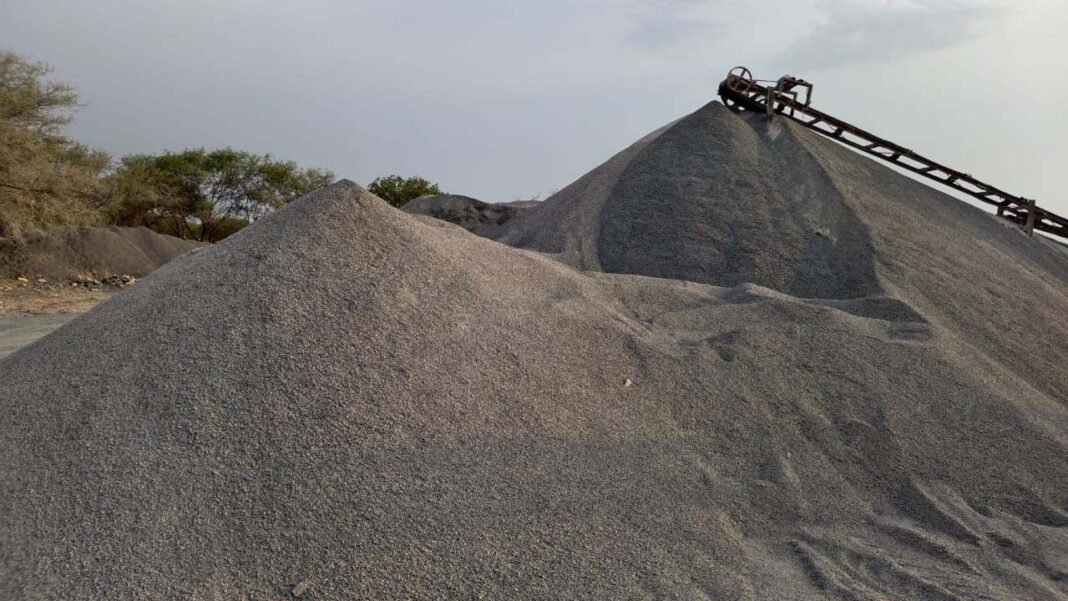 रायपुर : मुख्यमंत्री विष्णु देव साय के निर्देश लगातार कार्रवाई से अवैध खनन गतिविधियों पर लग रहा है प्रभावी अंकुश
