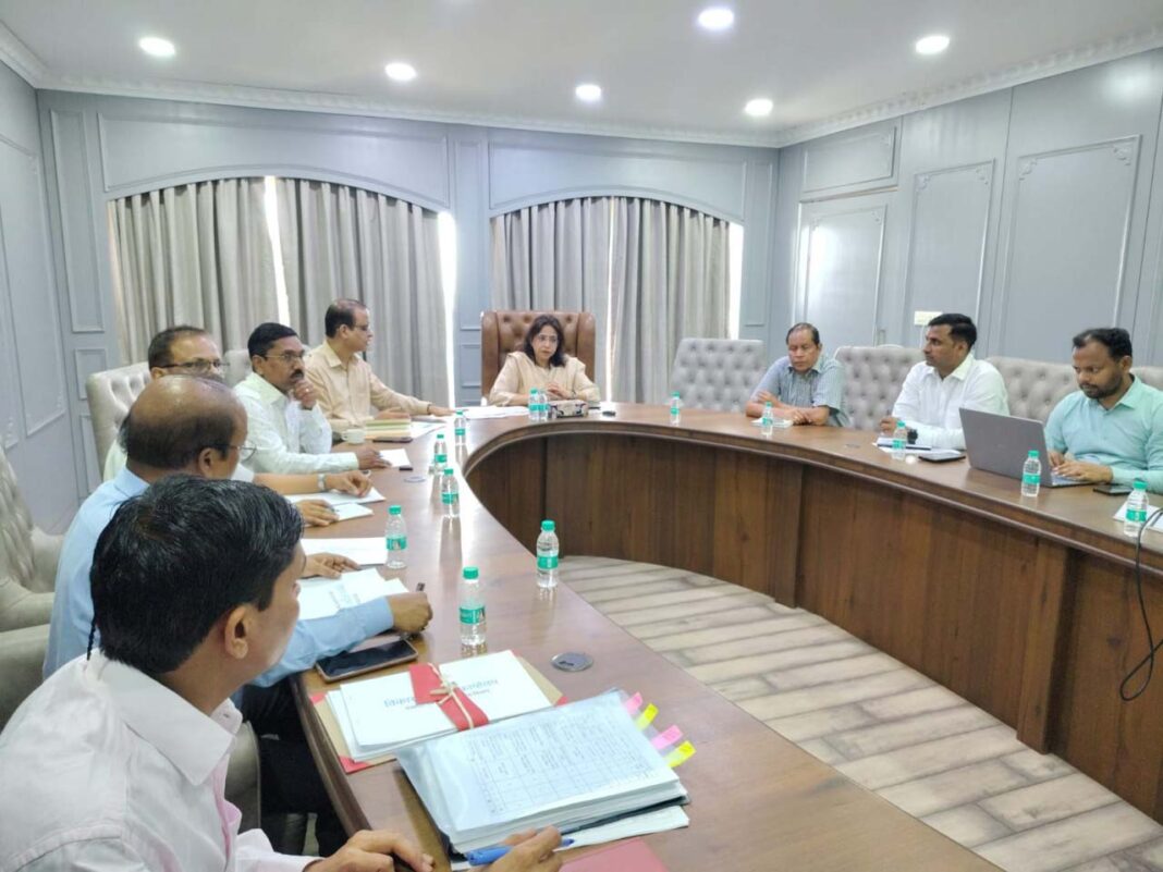रायपुर : अपर मुख्य सचिव ऋचा शर्मा ने पंचायत एवं ग्रामीण विकास विभाग के कार्यों की समीक्षा की