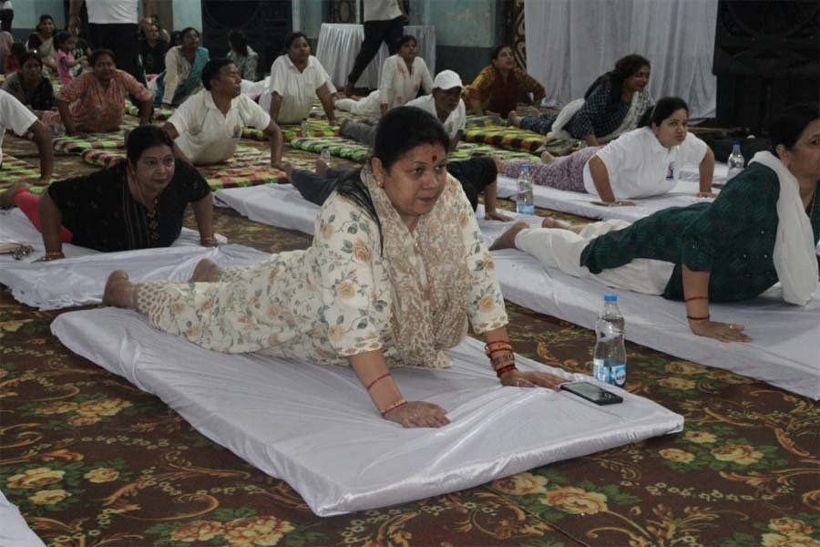 रायपुर : 12वें अंतर्राष्ट्रीय योग दिवस पर सक्ती में जिला स्तरीय सामूहिक योग कार्यक्रम संपन्न