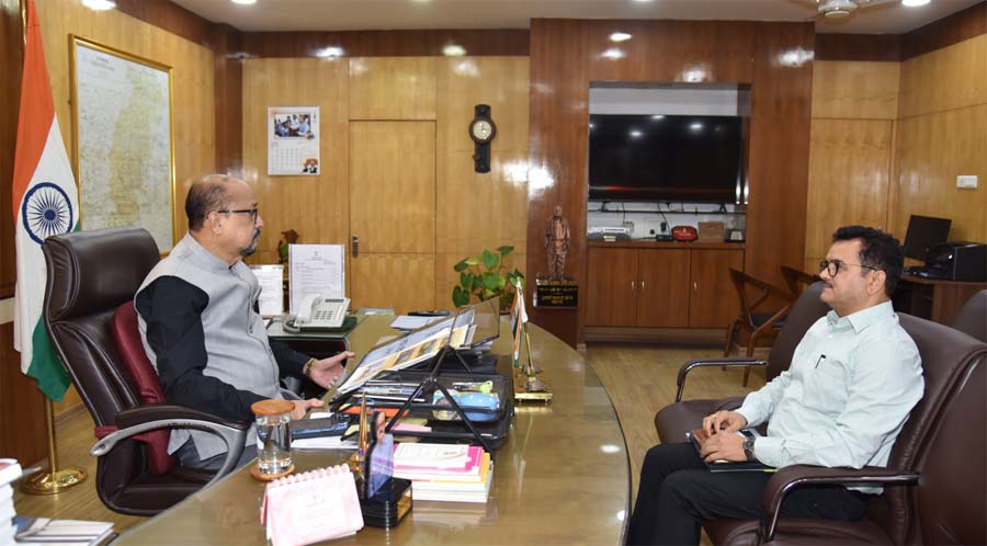 रायपुर : राज्यपाल रमेन डेका ने रेत के वैज्ञानिक एवं व्यवस्थित खनन पर दिया जोर