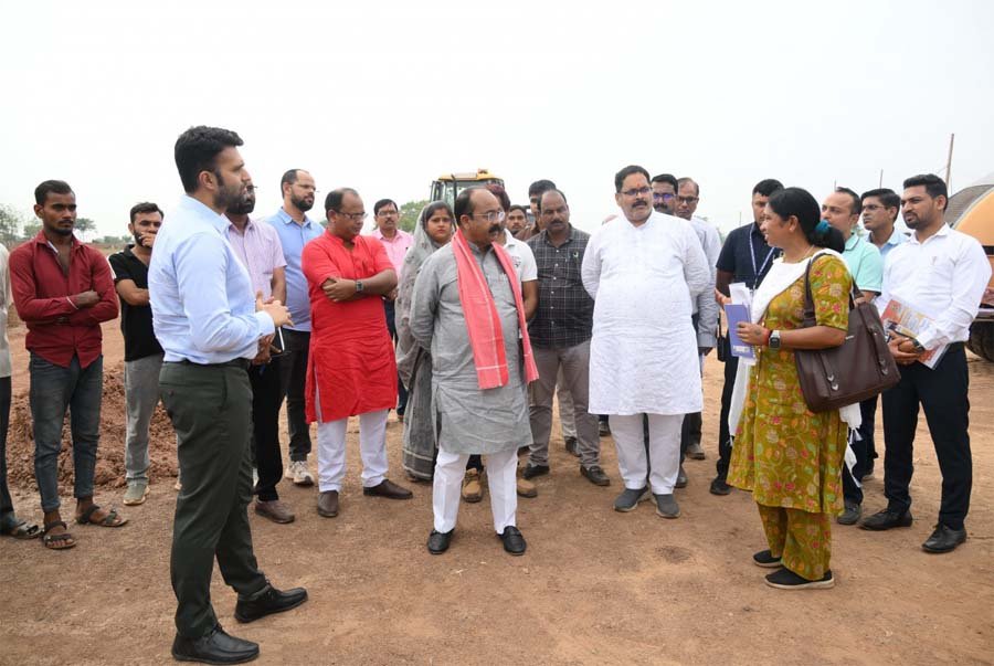 रायपुर : उप मुख्यमंत्री अरुण साव ने इंटिग्रेटेड स्पोर्ट्स स्टेडियम का किया स्थल निरीक्षण, कुछ दिनों पहले शुरू हुआ है काम
