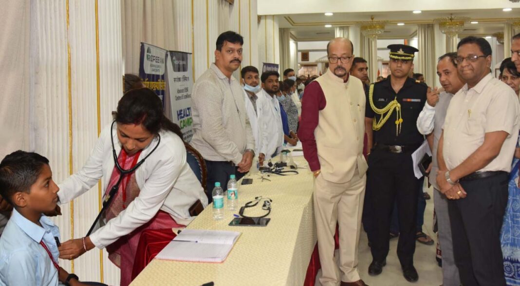 रायपुर : लोकभवन में बाल रोग शिविर आयोजित