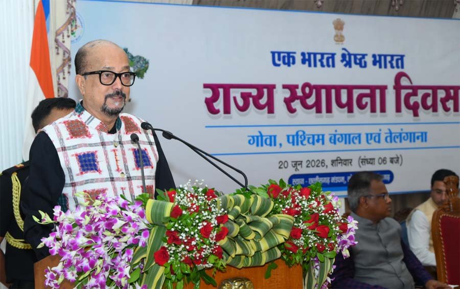 रायपुर : जब हम एक-दूसरे की भाषा, कला और संस्कृति से एकाकार होते है तो राष्ट्र की एकता और अखंडता और मजबूत होती है – राज्यपाल  डेका