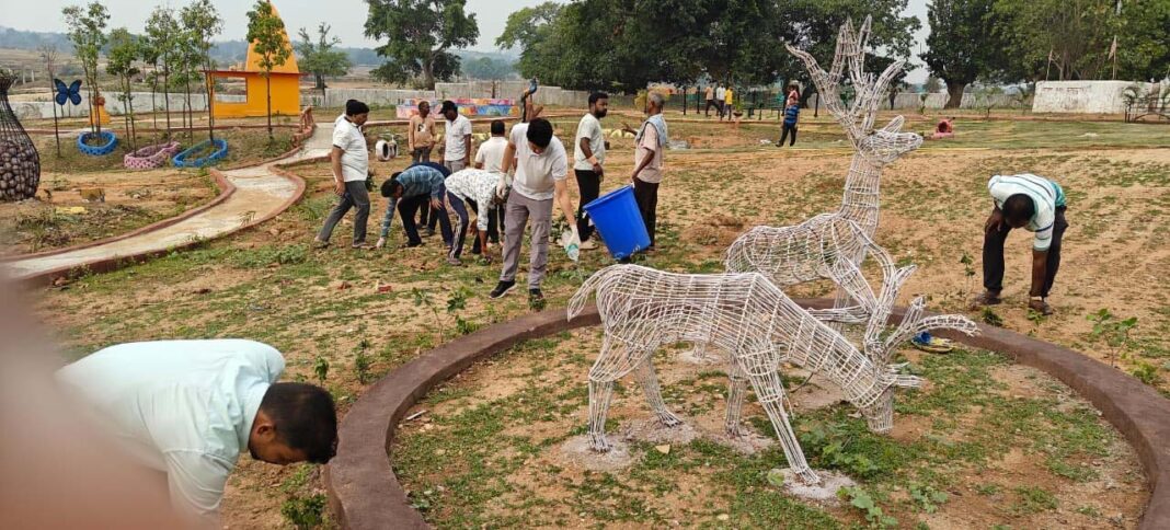 रायपुर : विश्व पर्यावरण दिवस पर वेस्ट पार्क में गूंजा हरित संदेश