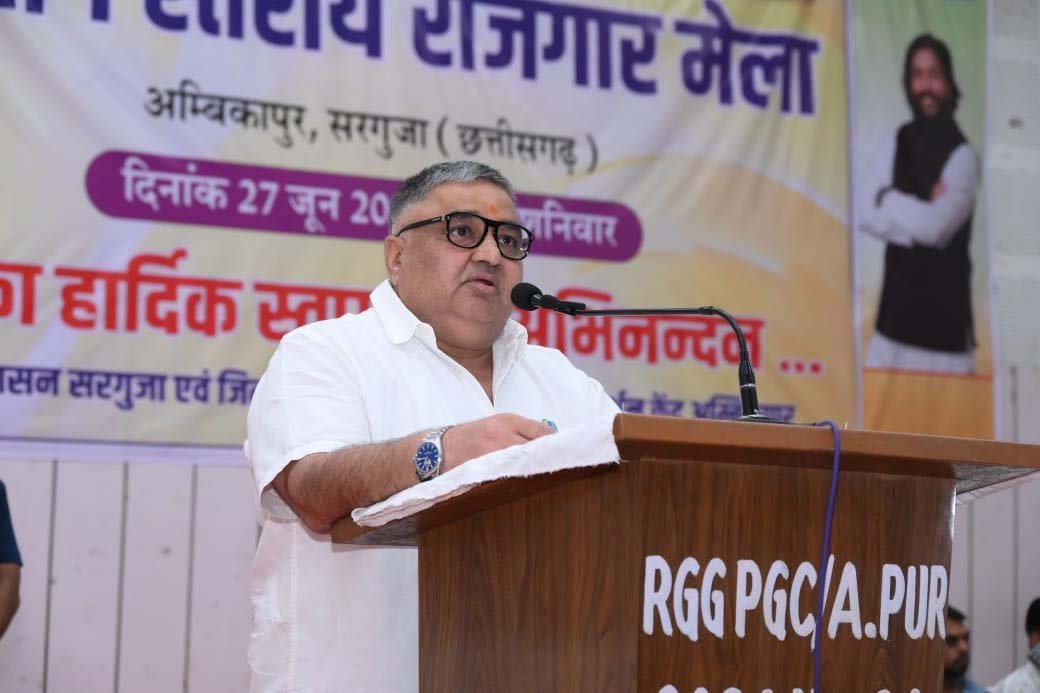 रायपुर : संभाग स्तरीय रोजगार मेले में युवाओं का बढ़ाया उत्साह, मंत्री  राजेश अग्रवाल बोलेकृ प्रतिभा और कौशल को मिलेगा बेहतर अवसर