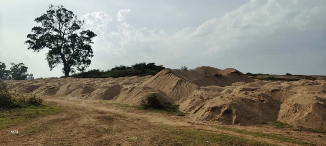 रायपुर : अवैध रेत उत्खनन पर जिला प्रशासन की बड़ी कार्रवाई, 200 ट्रैक्टर-ट्रॉली रेत जब्त
