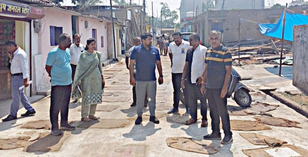 KORBA : शत प्रतिशत घरों से हो कचरा कलेक्शन, बरसात से पूर्व नाला नालियों की सफाई का कार्य पूरा करें – आयुक्त