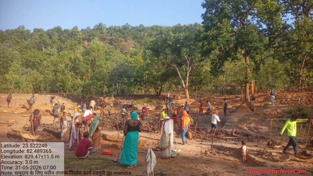रायपुर : नवा तरिया से संवर रहा मेण्ड्रा का भविष्य, जल संरक्षण के साथ मिल रहा रोजगार