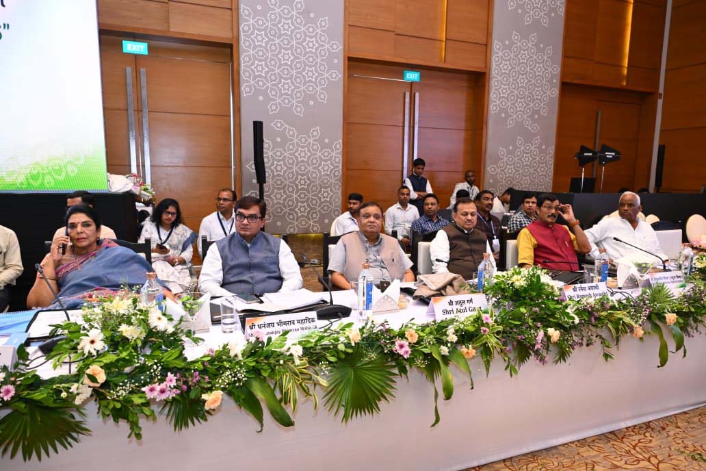 रायपुर : भारत-अमेरिका व्यापार संबंधों के मूल्यांकन पर संसदीय स्थायी समिति की रायपुर में बैठक आयोजित