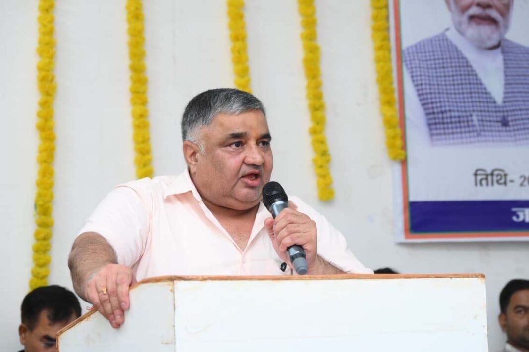 रायपुर : सेवा, सुशासन और जनकल्याण के 12 वर्ष : अंबिकापुर में पंजीकरण शिविर बना जनकल्याणकारी योजनाओं से जुड़ने का सशक्त माध्यम