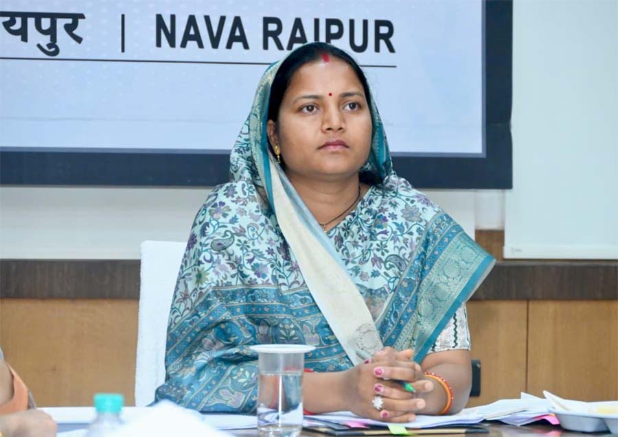 रायपुर : कुपोषण मुक्त छत्तीसगढ़ अभियान को गति देने मंत्री लक्ष्मी राजवाड़े ने की समीक्षा बैठक