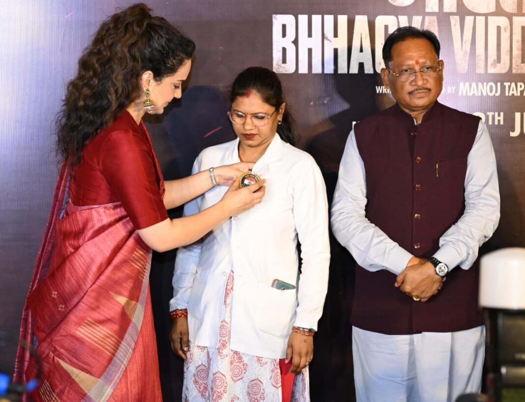 रायपुर : 26/11 के अनसुने नायकों को सलाम : मुख्यमंत्री साय ‘भारत भाग्य विधाता’ की प्री-लॉन्च स्क्रीनिंग में हुए शामिल