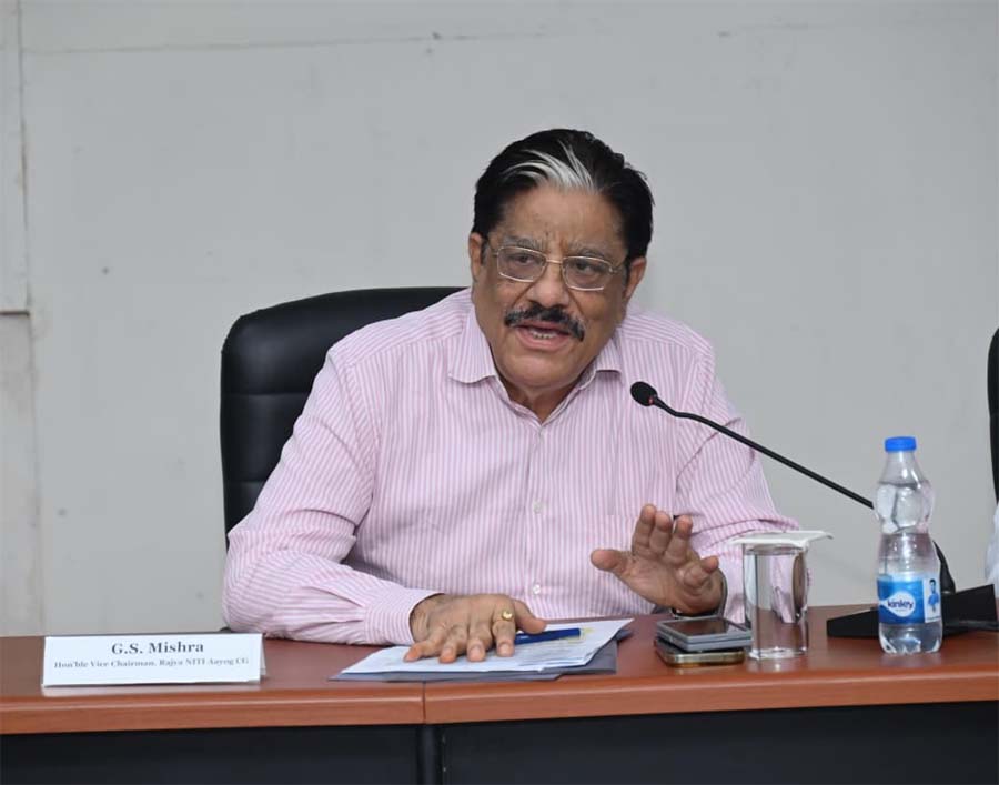 रायपुर : छत्तीसगढ़ को 2047 तक विकसित राज्यों की अग्रिम पंक्ति में लाना हमारा लक्ष्य : राज्य नीति आयोग के उपाध्यक्ष गणेश शंकर मिश्रा