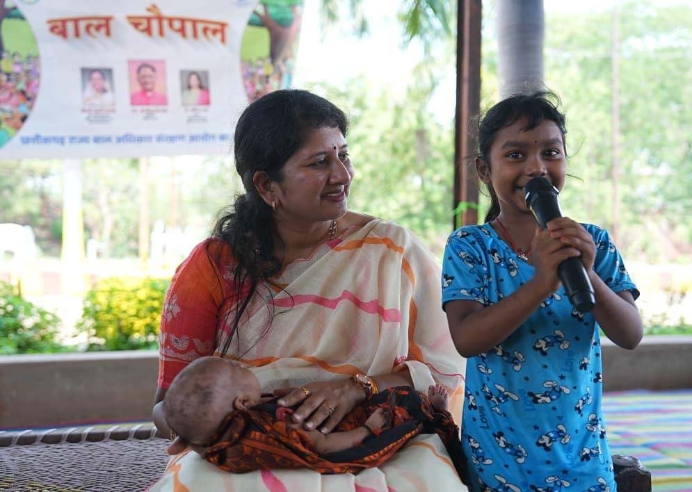 रायपुर : बच्चों के अधिकारों और सुरक्षा के लिए गांव-गांव पहुंच रही बाल चौपाल