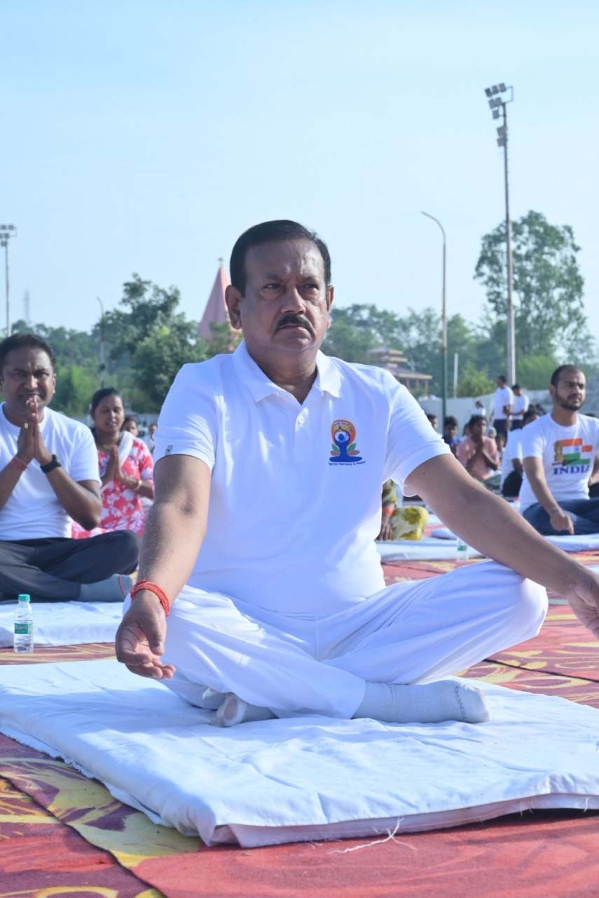 रायपुर : प्रधानमंत्री नरेंद्र मोदी के प्रयासों से योग बना वैश्विक जनआंदोलन – देवेन्द्र प्रताप सिंह