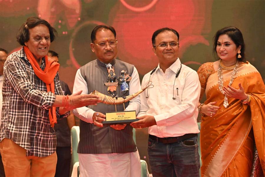 रायपुर : फिल्में समाज में सकारात्मक बदलाव की सशक्त माध्यम हैं – मुख्यमंत्री विष्णु देव साय