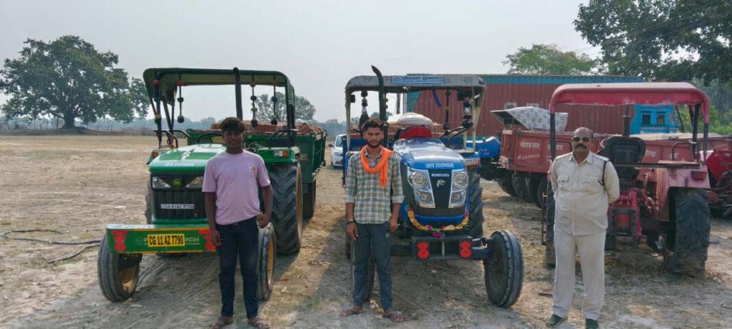 रायपुर : रेत के अवैध उत्खनन के मामले में तीन ट्रैक्टर जब्त