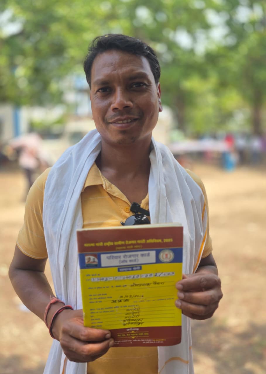 रायपुर : सुशासन तिहार से मिली रोजगार की नई राह: ओम प्रकाश पैकरा को मिला जॉब कार्ड