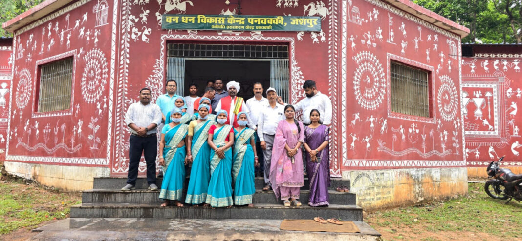 रायपुर : वनोपज आधारित आजीविका को मिल रही नई पहचान – रूपसाय सलाम