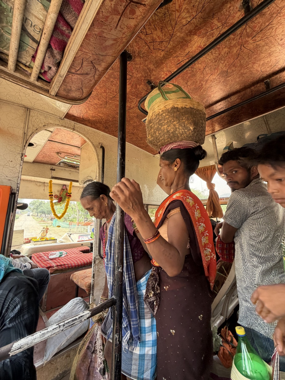 रायपुर : आत्मनिर्भरता की नई उड़ान – अपनी शर्तों पर सफ़र