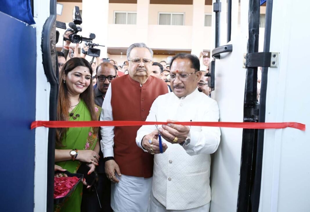 रायपुर : ग्रामीण विद्यार्थियों को आधुनिक तकनीकों से जोड़ना विकसित छत्तीसगढ़ की दिशा में महत्वपूर्ण कदम – मुख्यमंत्री विष्णुदेव साय