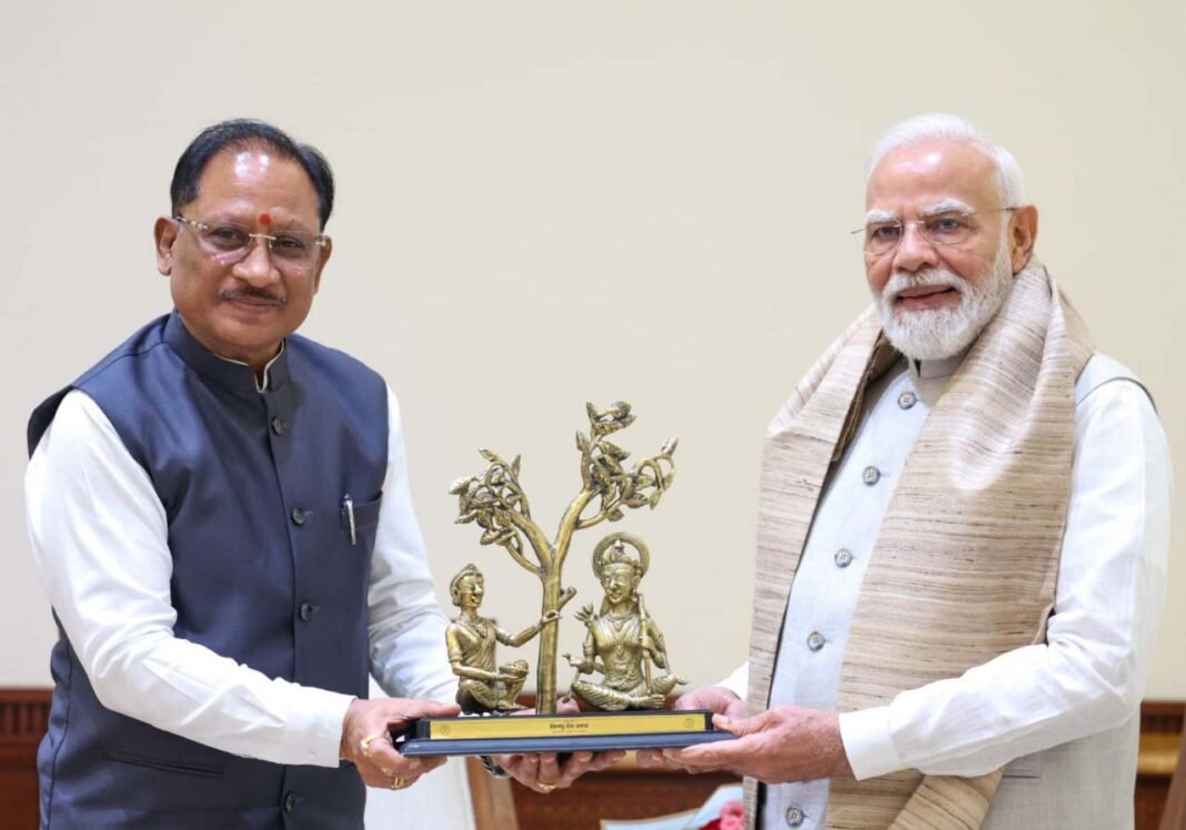 रायपुर : प्रधानमंत्री नरेंद्र मोदी से मुख्यमंत्री विष्णु देव साय ने की भेंट, छत्तीसगढ़ के विकास और ‘बस्तर विजन’ पर हुई विस्तृत चर्चा