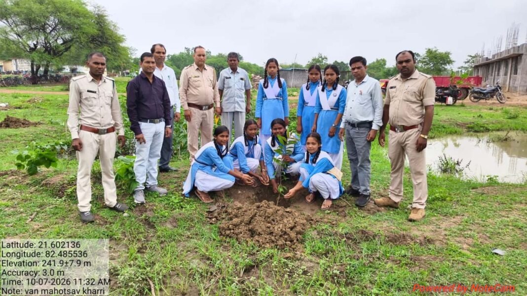 रायपुर : बलौदाबाजार वनमण्डल में ‘युवान’ कार्यक्रम के साथ मनाया गया वन महोत्सव