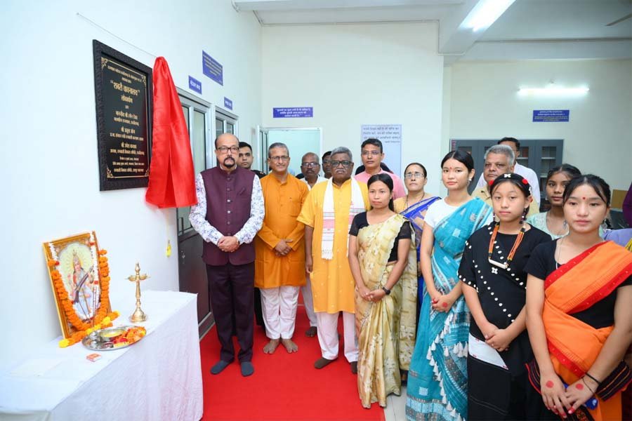 रायपुर : जनजातीय बालिकाओं के सर्वांगीण विकास का सशक्त माध्यम बनेगा शबरी वाचनालय – डेका