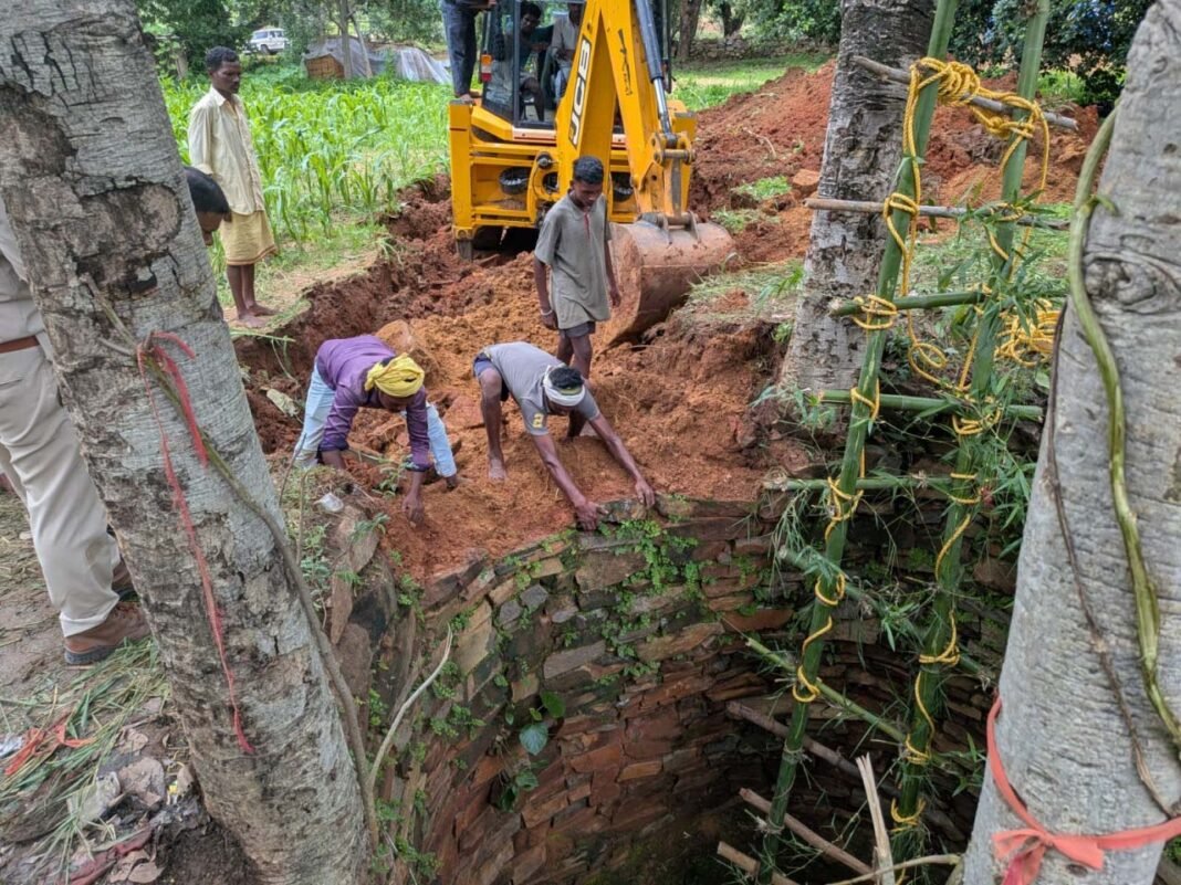 रायपुर : 15 घंटे की मशक्कत के बाद कुएँ में गिरे भालू का सुरक्षित रेस्क्यू