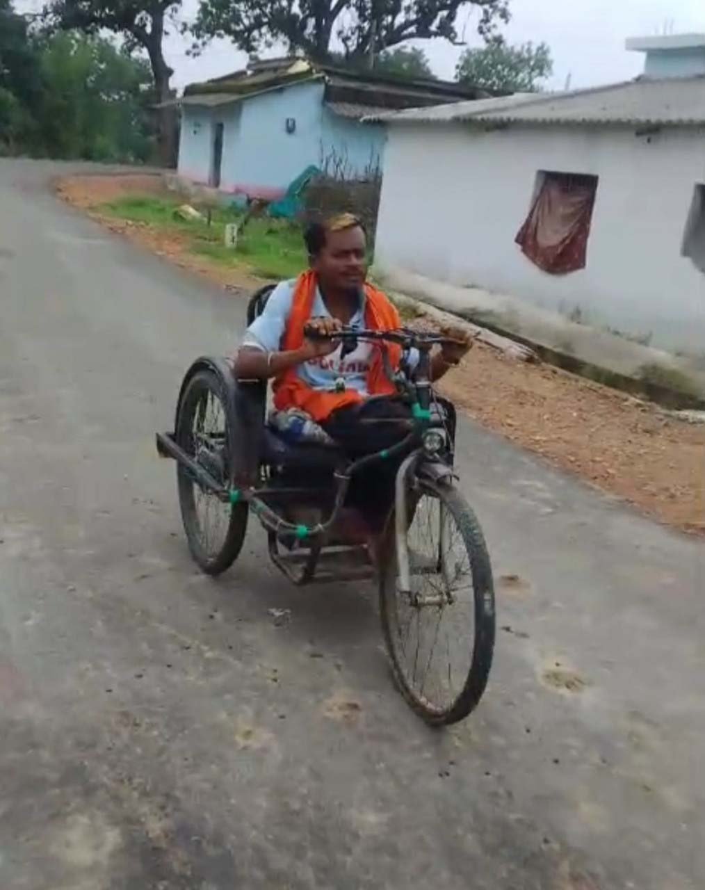 रायपुर : सीएम हेल्पलाइन बनी दिव्यांग प्रफुल्ल बेक के लिए उम्मीद की नई राह