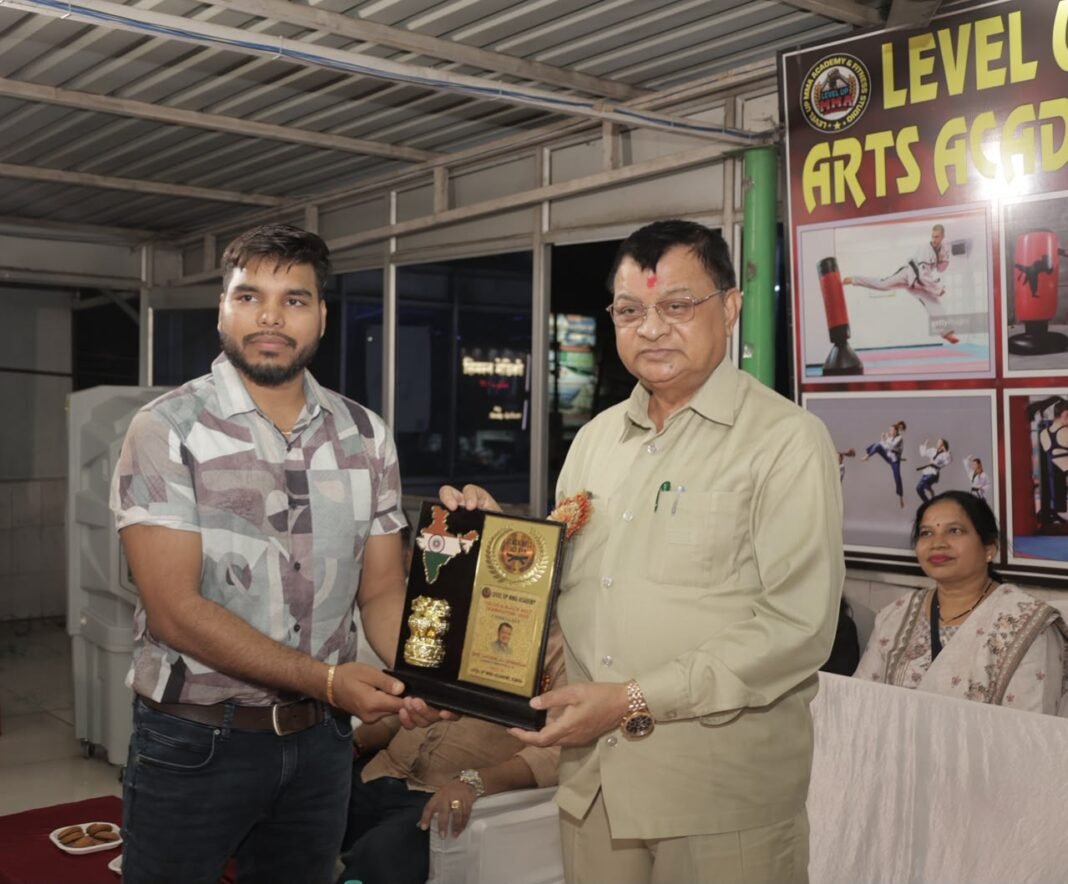 KORBA : लेवल अप एमएमए अकैडमी निहारिका में ब्लैक बेल्ट एवं कलर बेल्ट अलंकरण समारोह संपन्न, 12 ब्लैक बेल्ट एवं 100 से अधिक खिलाड़ियों का हुआ सम्मान