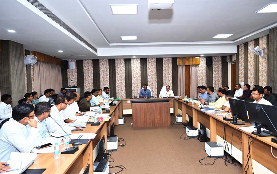 रायपुर : लोक निर्माण विभाग के सचिव ने विद्युत एवं यांत्रिकी कार्यों की समीक्षा की