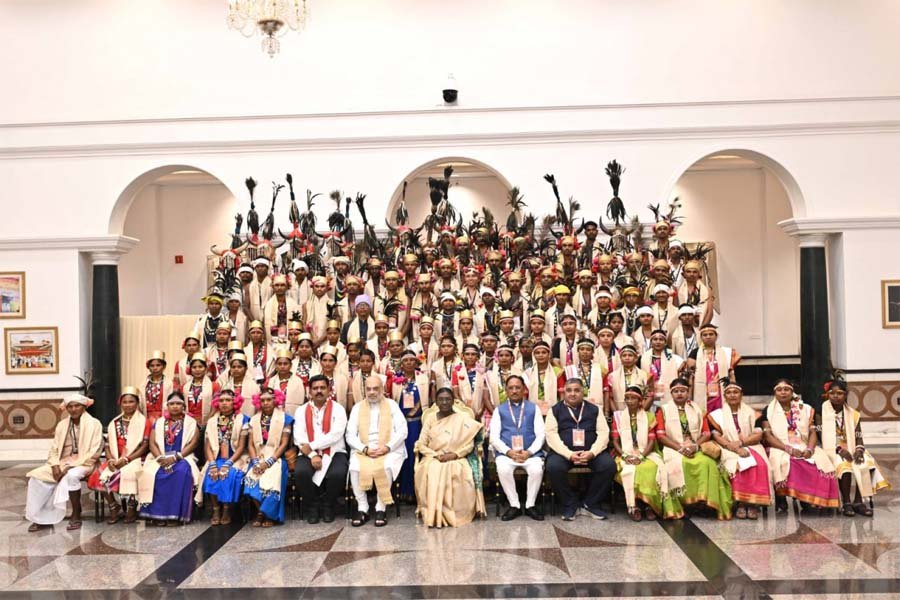 रायपुर : राष्ट्रपति भवन के विशेष अतिथि बने बस्तर के मांझी-चालकी : बस्तर पंडुम-2026 के विजेताओं और जनजातीय प्रतिनिधियों का हुआ विशेष सम्मान