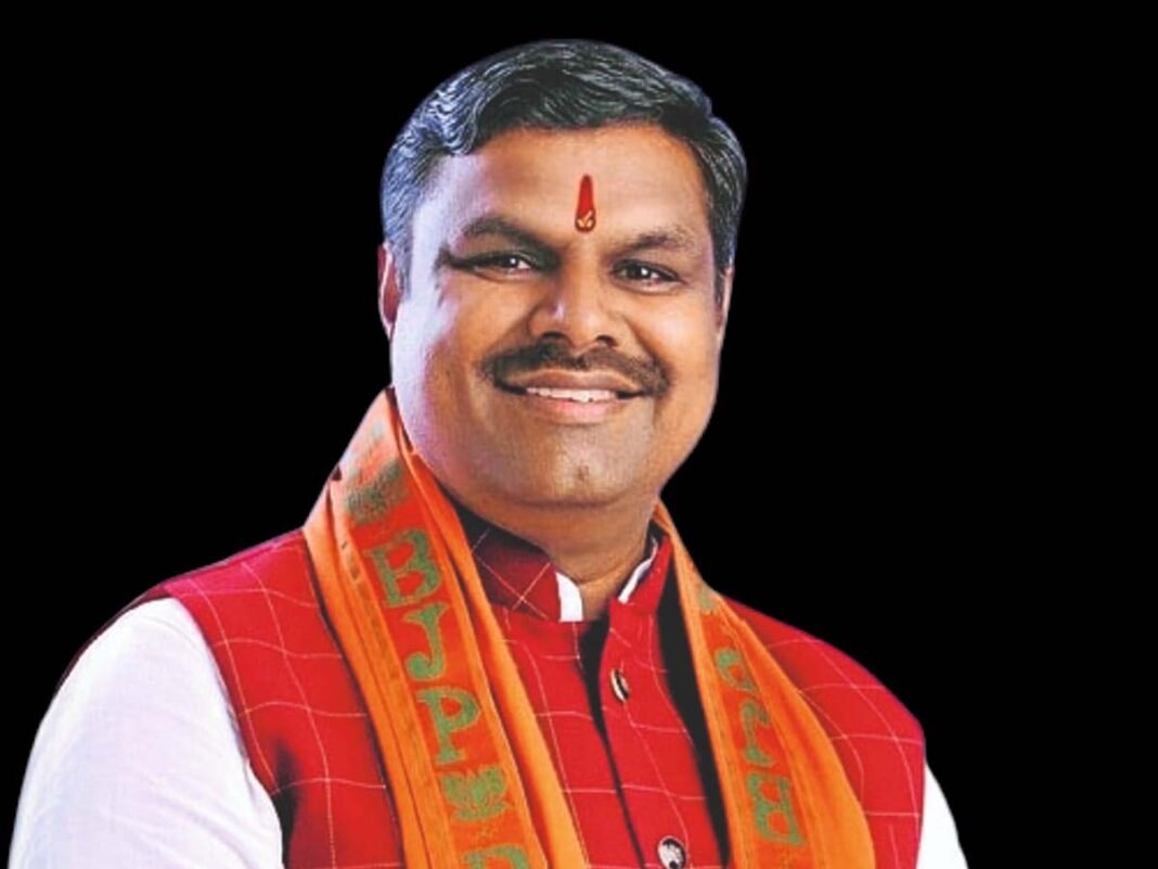 रायपुर : वीएसके ऐप में तकनीकी त्रुटियों का होगा शीघ्र समाधान, तकनीकी समस्या के कारण किसी शिक्षक का वेतन नहीं कटेगा – शिक्षा मंत्री गजेंद्र यादव