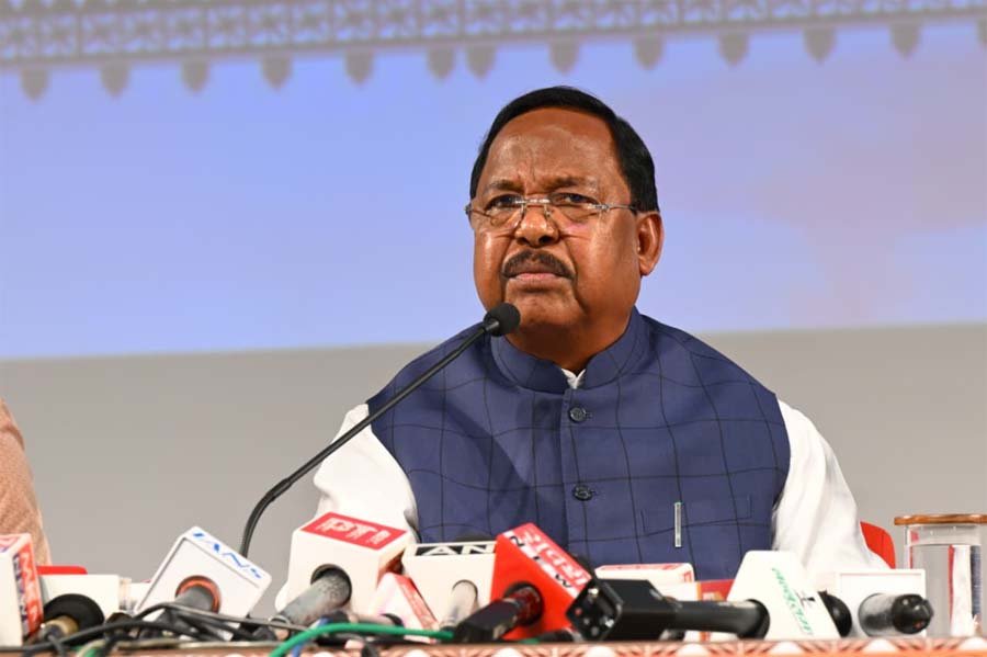 रायपुर : रामविचार नेताम एवं सोनमणि बोरा द्वारा विभागीय गतिविधियों एवं उपलब्धियों पर छत्तीसगढ संवाद के आडिटोरियम (अटल नगर, नवा रायपुर) में आज संयुक्त रूप से प्रेस कॉन्फ्रेंस को संबोधित करते हुए