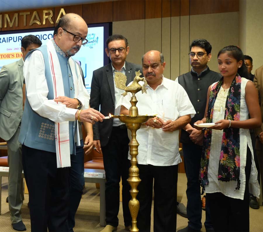 रायपुर : चिकित्सा में आधुनिक तकनीक के साथ मानवीय संवेदनाएं भी जरूरी है – राज्यपाल डेका