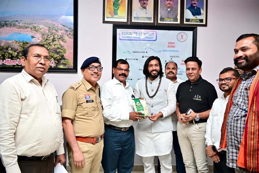 रायपुर : जिले की विशिष्ट पहचान विष्णुभोग चावल से मंत्री गुरु खुशवंत साहेब का सम्मान