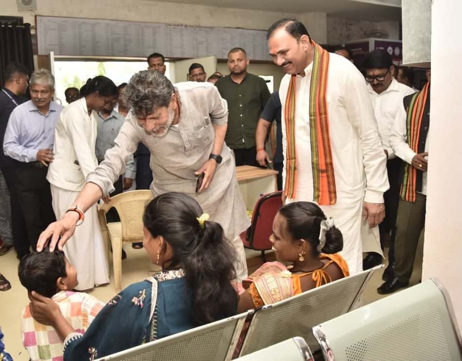 रायपुर : स्वास्थ्य मंत्री ने महारानी अस्पताल का किया औचक निरीक्षण, 300 बिस्तर विस्तार और नई सुविधाओं को सुनिश्चित करने दिए निर्देश