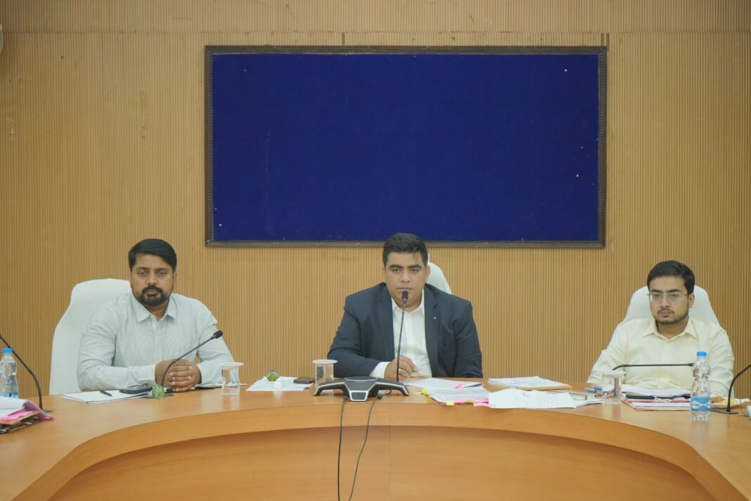 KORBA : हाथी प्रभावितों को समय पर मुआवजा राशि देने के निर्देश, आरबीसी 6-4 के प्रकरणों में भी विलंब न हो – कलेक्टर