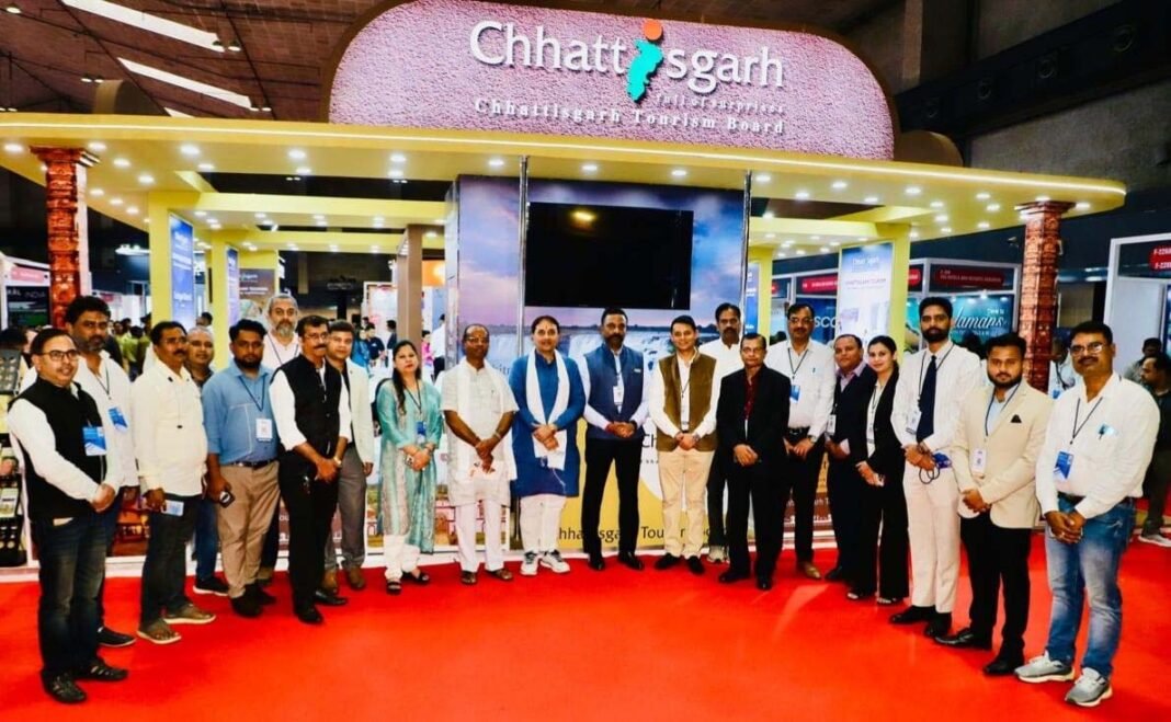 रायपुर : ट्रैवल एंड टूरिज्म फेयर कोलकाता-2026 में ‘बेस्ट डेकोरेशन ऑफ स्टॉल एंड अपीयरेंस’ सम्मान से बढ़ी प्रदेश की प्रतिष्ठा