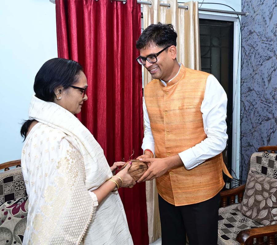 रायपुर : सेवा और सुशासन के 12 वर्ष : वित्त मंत्री ओपी चौधरी ने विशेष जनसंपर्क अभियान के तहत प्रबुद्धजनों से किया आत्मीय संवाद