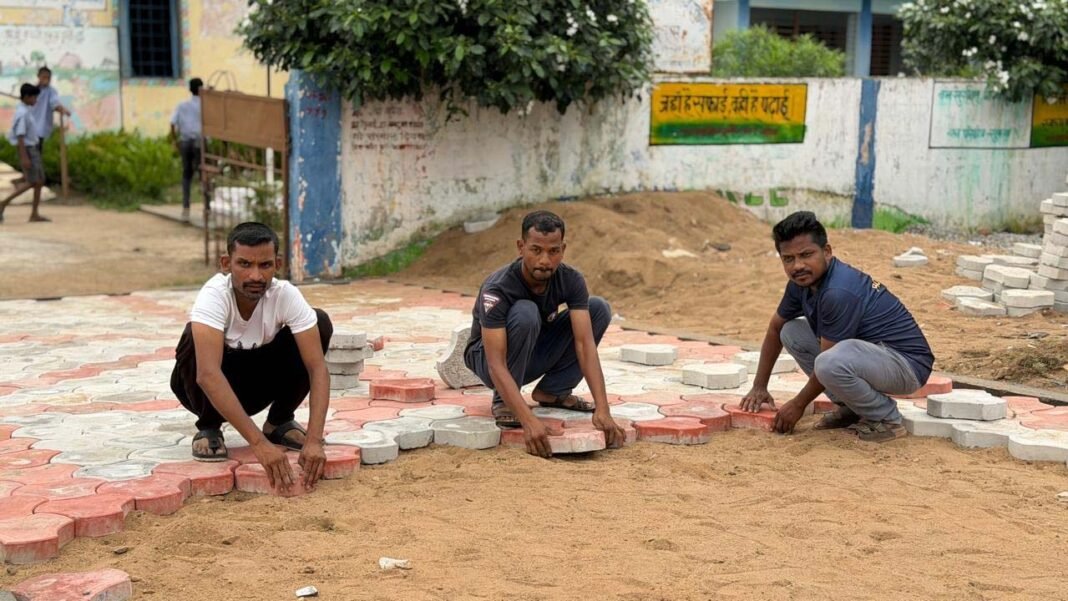 रायपुर : गांव में रोजगार, घर में खुशहाली से बदल रही ग्रामीणों की जिंदगी