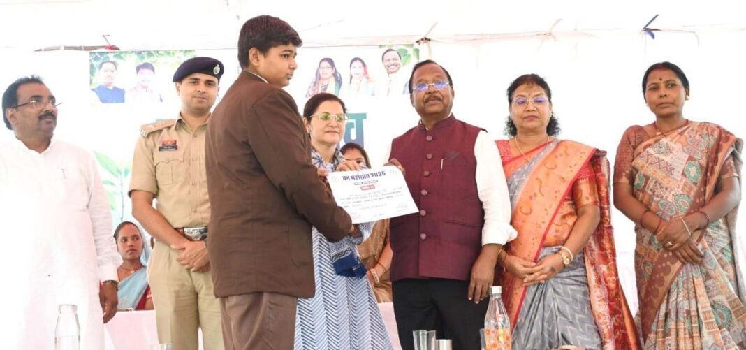 रायपुर : ‘एक पेड़ माँ के नाम’ अभियान बना जनभागीदारी का माध्यम